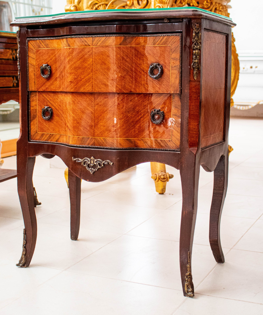 Commode vintage en bois sculpté – Image 3