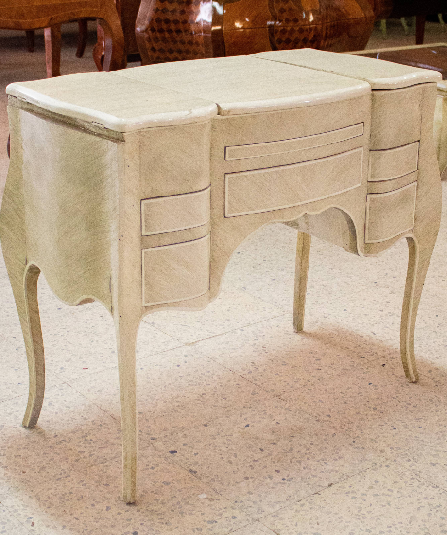 Coiffeuse en bois clair avec miroir rabattable et tiroirs – Image 3